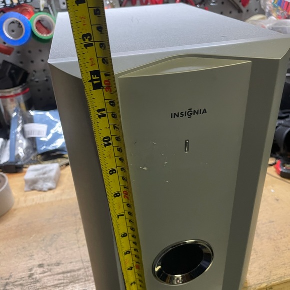 Home audio subwoofer by Insignia - Picture 7 of 10